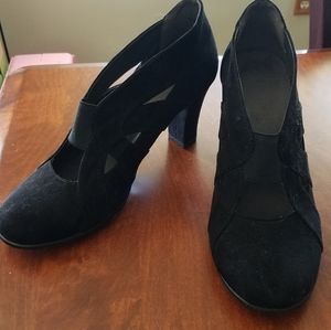 woman's dress shoes